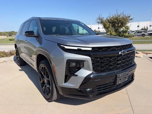 Used 2024 Chevrolet Traverse RS with VIN 1GNEVLKS1RJ232810 for sale in Kansas City