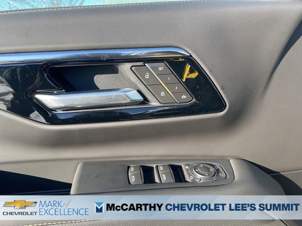 2026 Chevrolet Suburban 4WD Premier