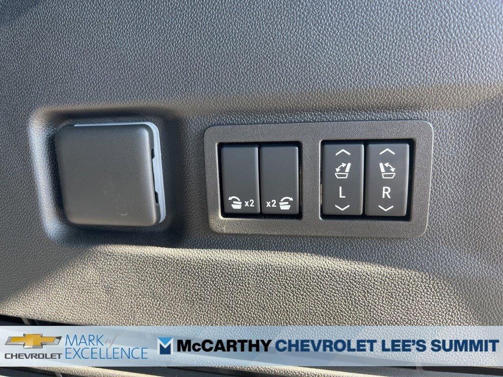 2025 Chevrolet Suburban 4WD Premier