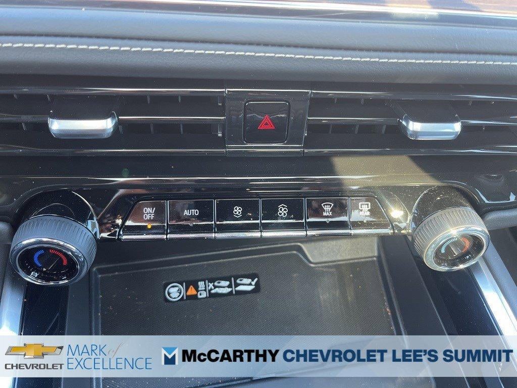 2025 Chevrolet Suburban 4WD Premier