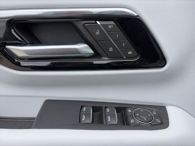 2025 Chevrolet Suburban Premier - Photo 61
