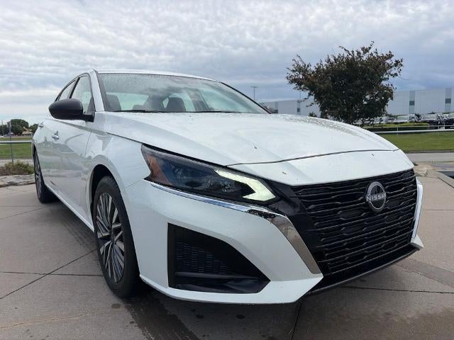 Used 2025 Nissan Altima SV with VIN 1N4BL4DVXSN333153 for sale in Kansas City