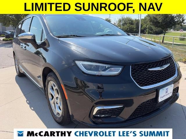 Used 2023 Chrysler Pacifica Limited with VIN 2C4RC1GG0PR530993 for sale in Kansas City