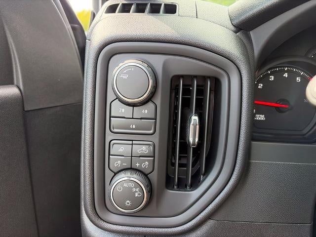 2026 Chevrolet Silverado 2500 HD Crew Cab Standard Box 4-Wheel Drive Custom