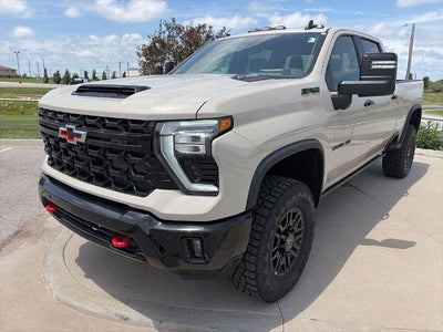 2026 Chevrolet Silverado 2500 HD Crew Cab Standard Box 4-Wheel Drive ZR2