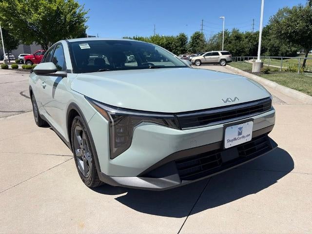 Used 2025 Kia K4 LXS with VIN 3KPFT4DE3SE079026 for sale in Kansas City