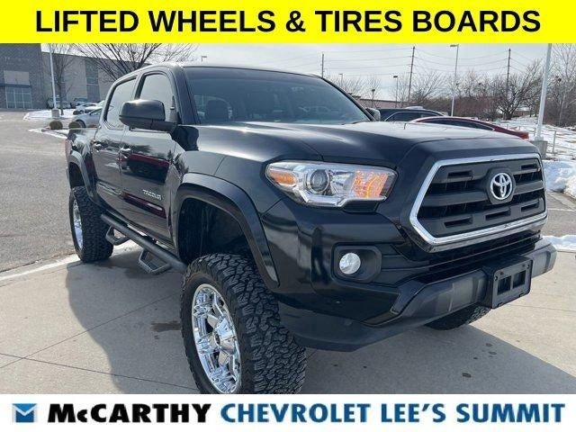 Used 2016 Toyota Tacoma SR5 with VIN 3TMCZ5AN3GM012502 for sale in Kansas City