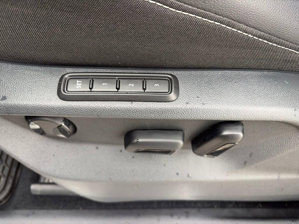 2022 Volkswagen Tiguan SEL R-Line