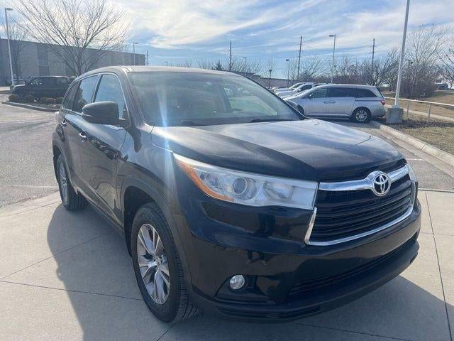 Used 2014 Toyota Highlander LE Plus with VIN 5TDBKRFH6ES009178 for sale in Kansas City