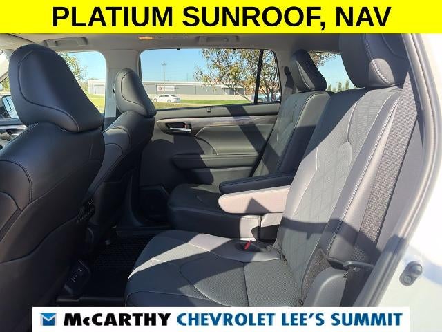 2026 Toyota Highlander Hybrid Platinum