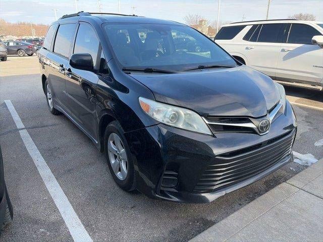 2018 Toyota Sienna LE Auto Access Seat