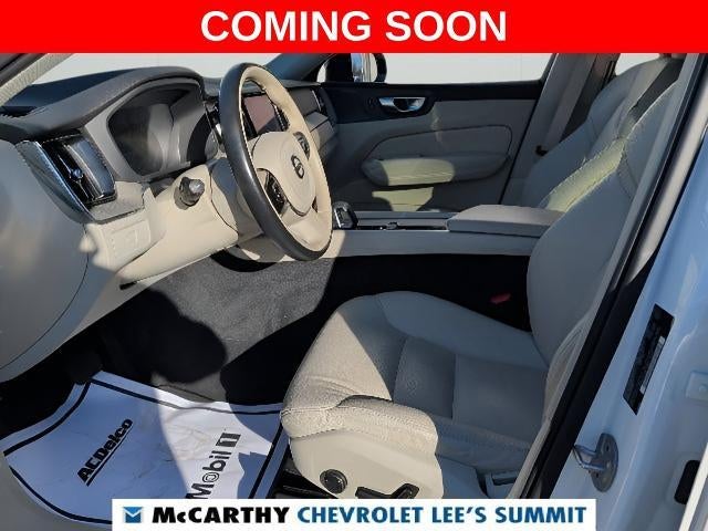 2024 Volvo XC60 Plus Dark Theme