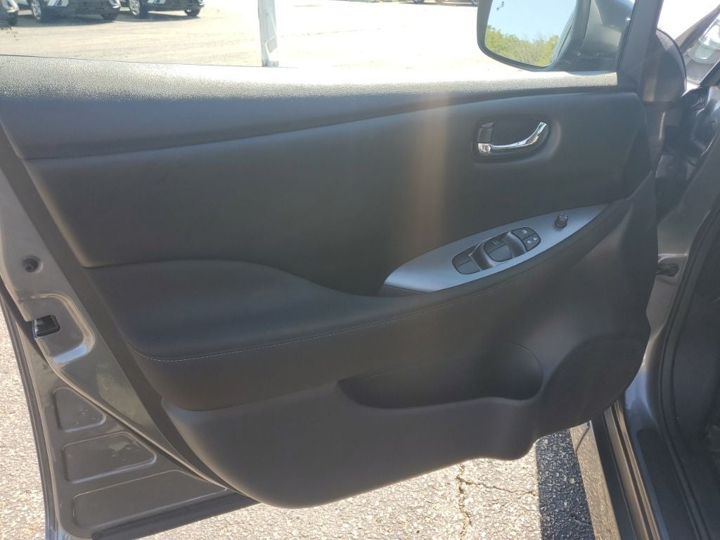 2025 Nissan Leaf S