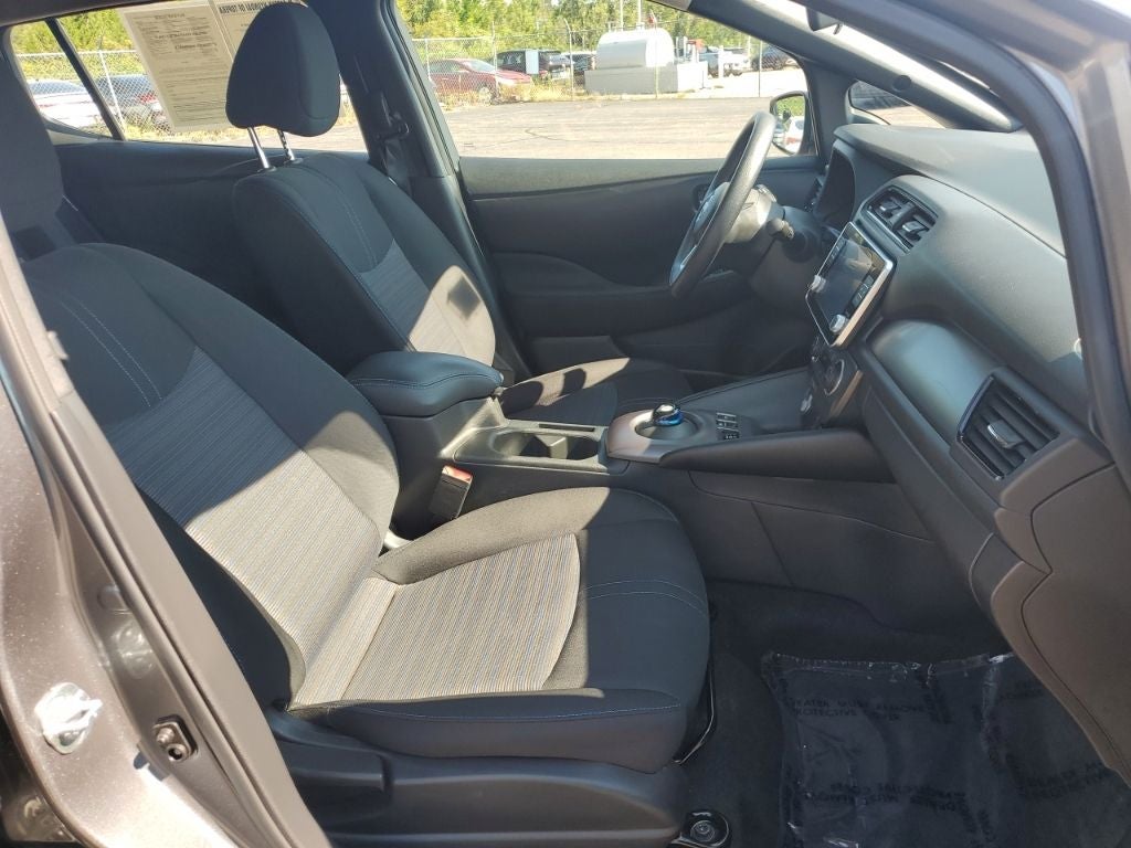 2025 Nissan Leaf S