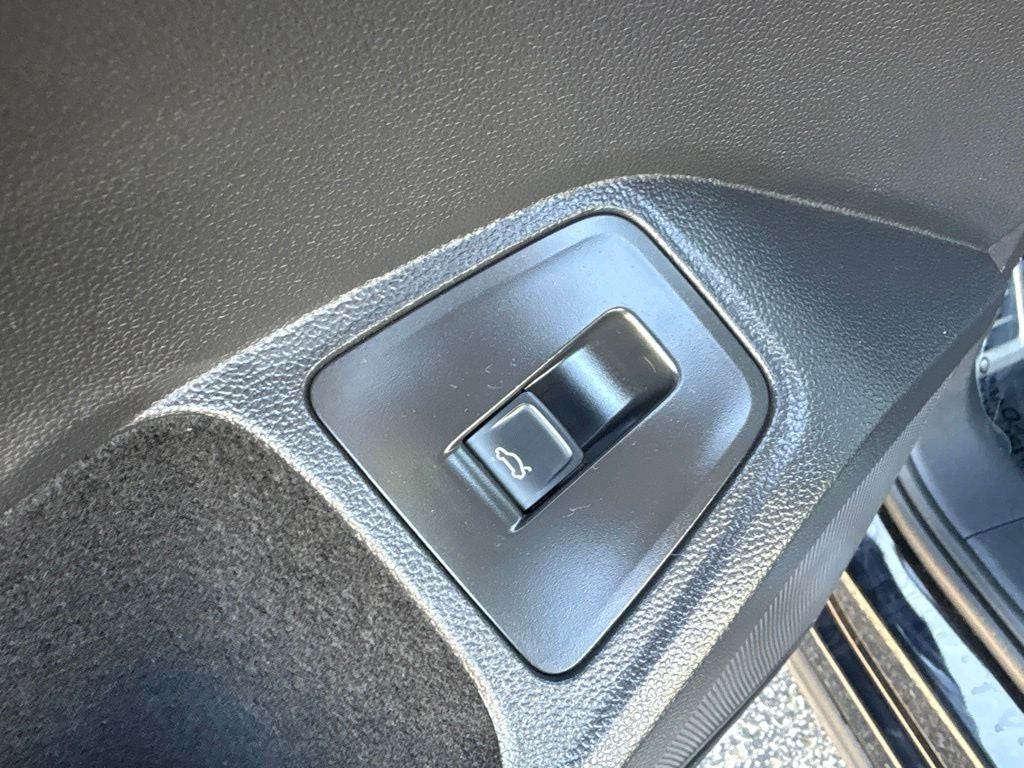 2022 Volkswagen Tiguan 2.0T SEL R-Line