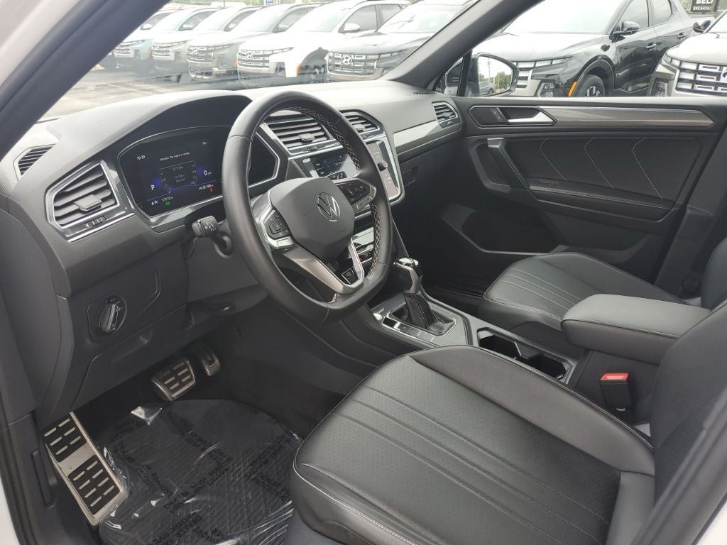 2023 Volkswagen Tiguan 2.0T SE R-Line Black