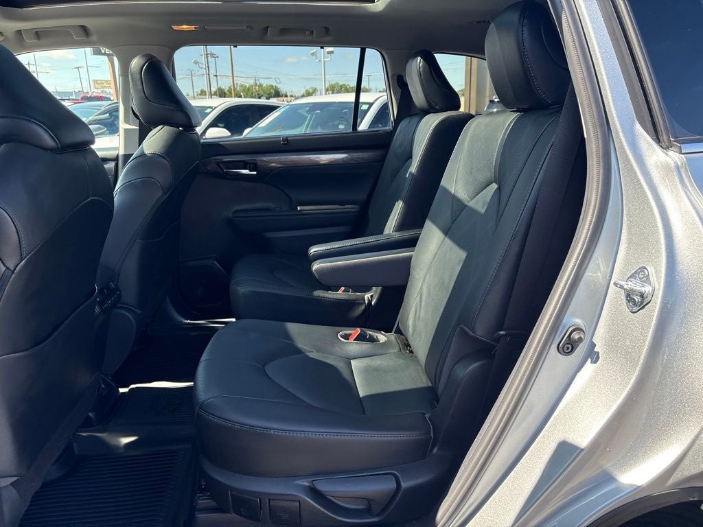 2021 Toyota Highlander Platinum