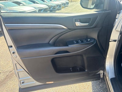 2017 Toyota Highlander SE