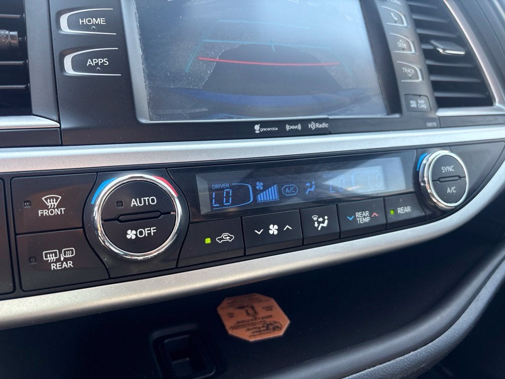 2017 Toyota Highlander SE