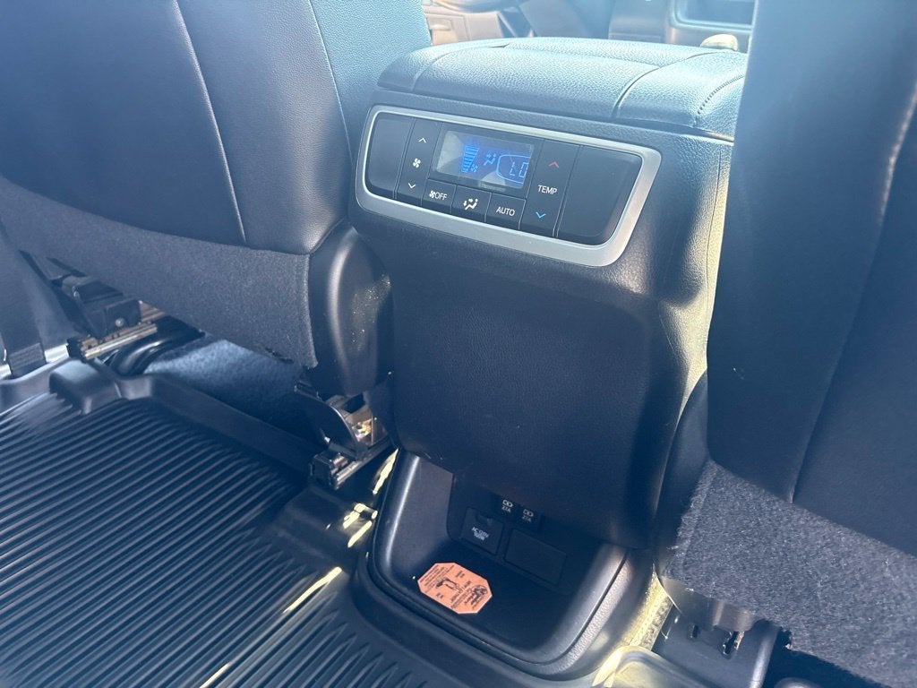 2017 Toyota Highlander SE