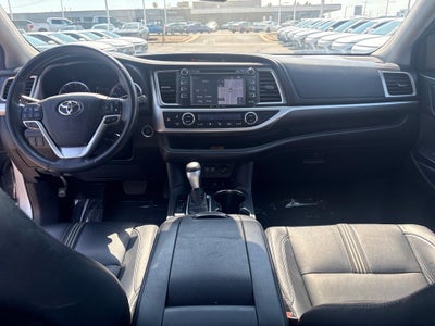 2017 Toyota Highlander SE
