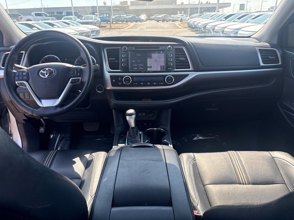 2017 Toyota Highlander SE