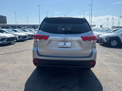 2017 Toyota Highlander SE