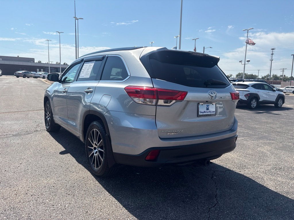 2017 Toyota Highlander SE