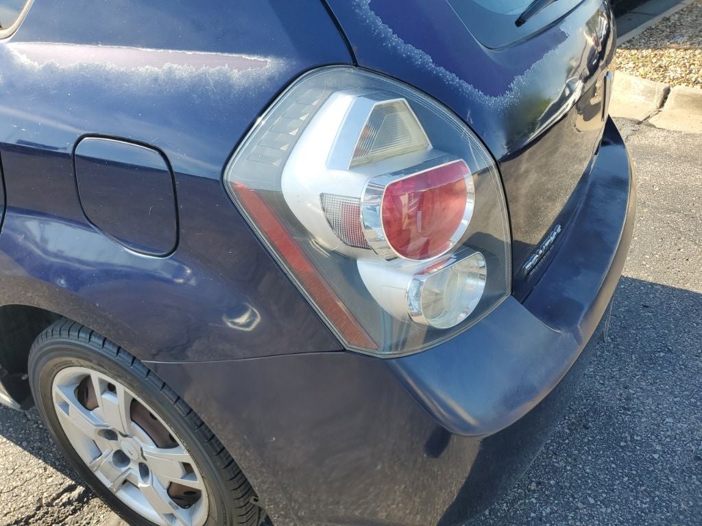 2009 Pontiac Vibe Base