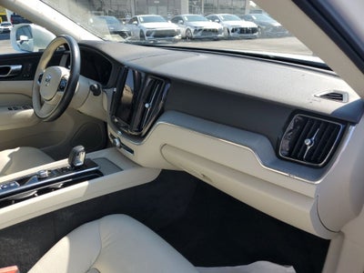 2023 Volvo XC60 B5 Plus Bright Theme