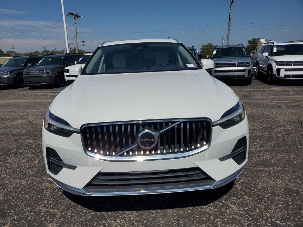 2023 Volvo XC60 B5 Plus Bright Theme