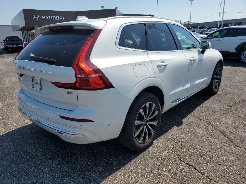 2023 Volvo XC60 B5 Plus Bright Theme